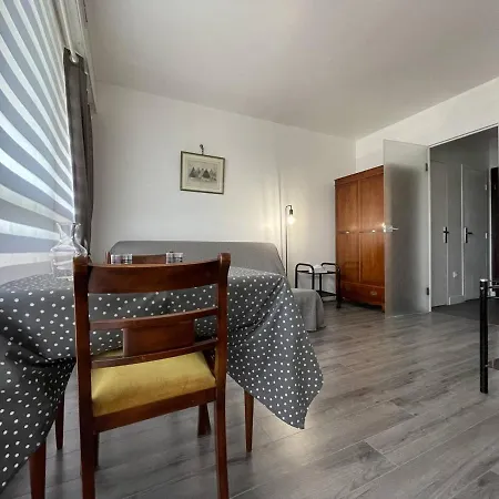 Avec Piscine Et Parking - - Fr-1-246-658 *